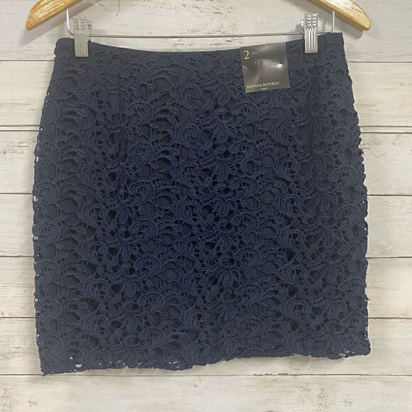 Banana Republic Eyelet Navy Blue Skirt Size 2 - Picture 2 of 7